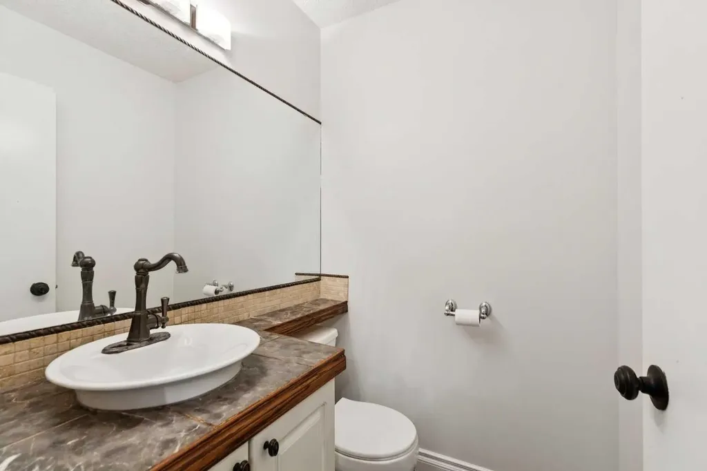 902 Harvest Hills Drive NE Calgary AB T3K 4L3