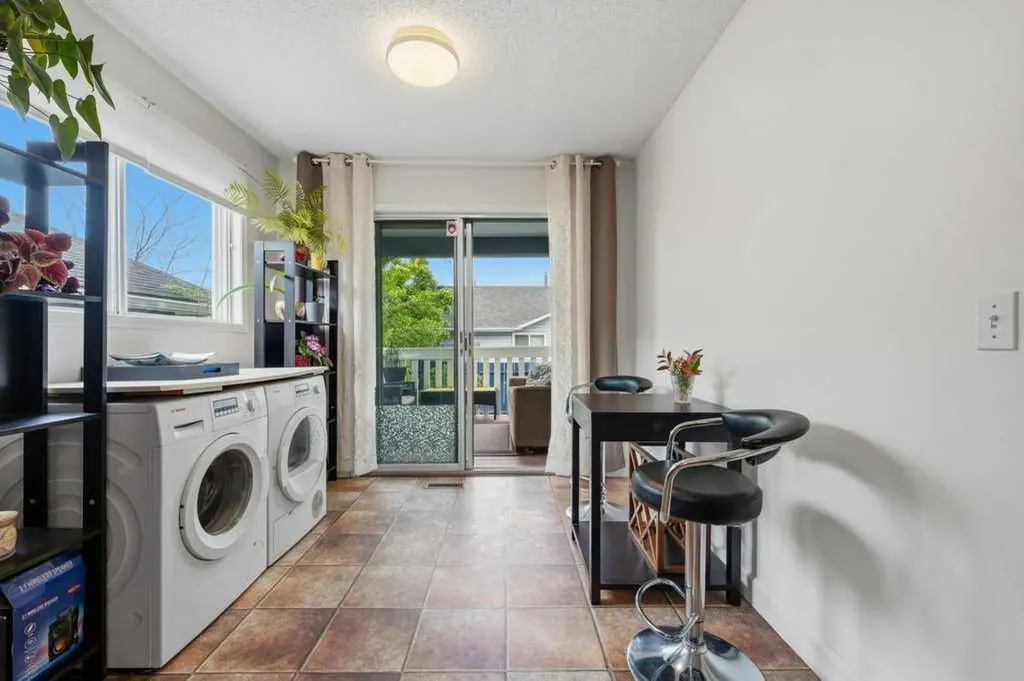 112 Cedargrove Way SW Calgary AB T2W 4V2