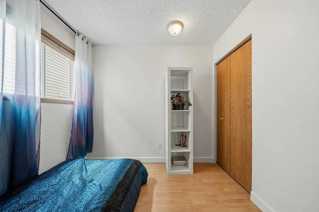 112 Cedargrove Way SW Calgary AB T2W 4V2