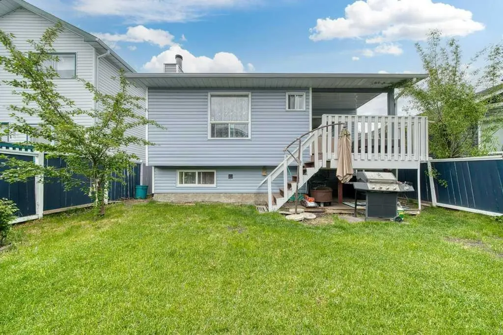 112 Cedargrove Way SW Calgary AB T2W 4V2