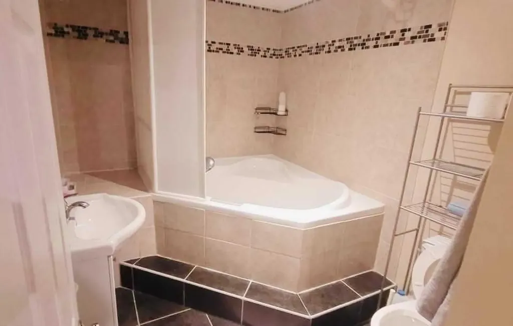 112 Cedargrove Way SW Calgary AB T2W 4V2