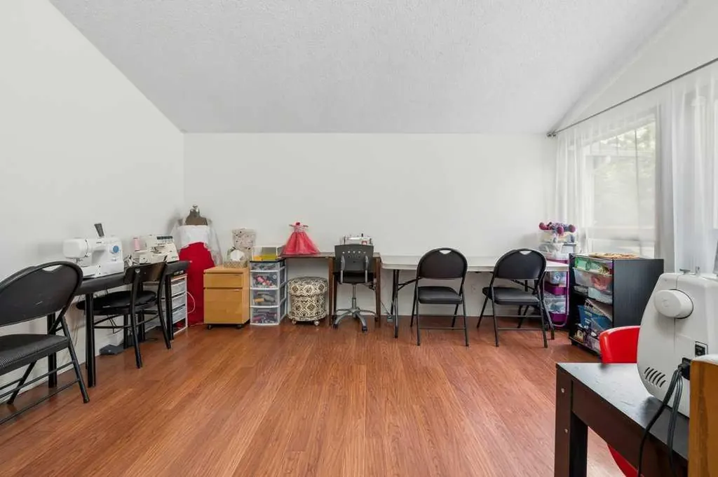 112 Cedargrove Way SW Calgary AB T2W 4V2