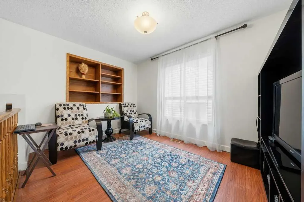 112 Cedargrove Way SW Calgary AB T2W 4V2