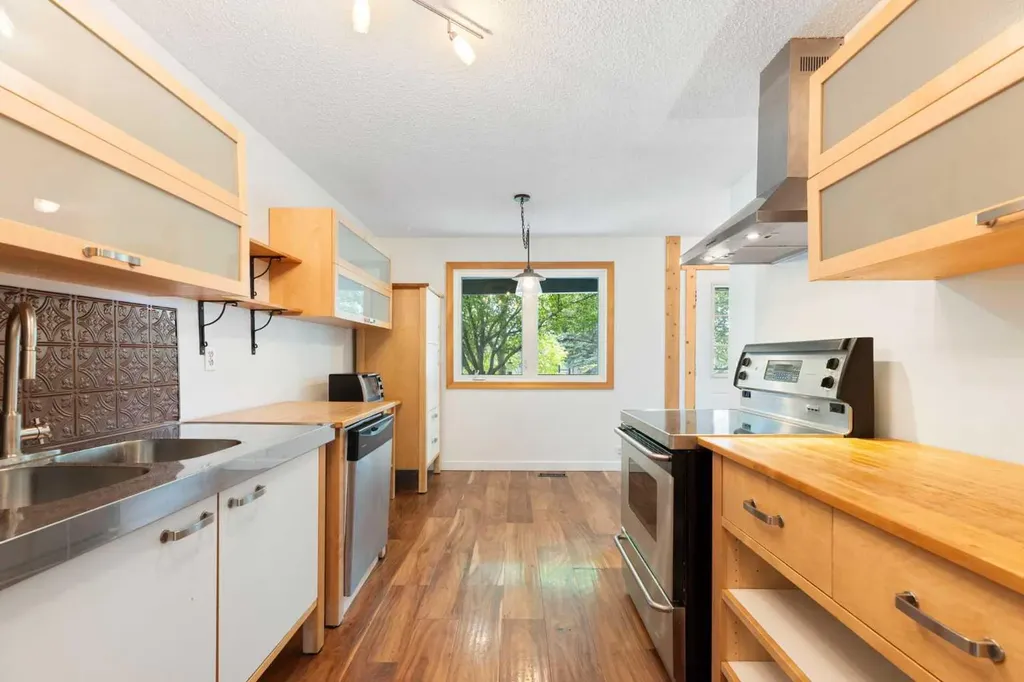 84 Abingdon Crescent NE Calgary AB T2A 6S3