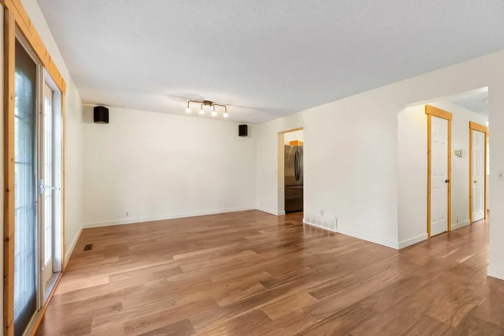 84 Abingdon Crescent NE Calgary AB T2A 6S3
