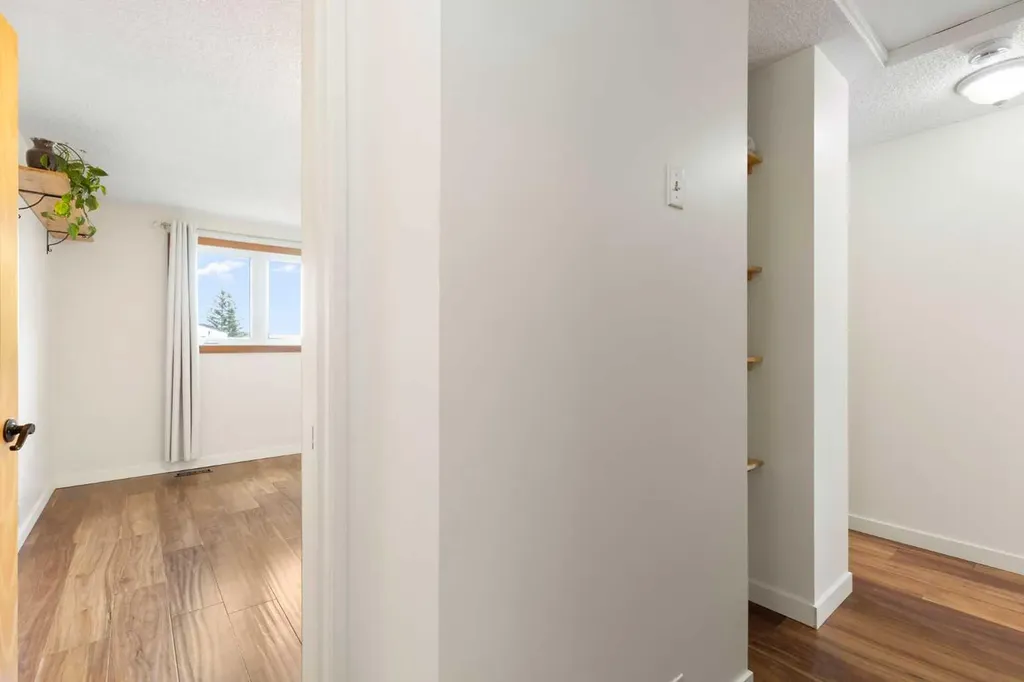 84 Abingdon Crescent NE Calgary AB T2A 6S3
