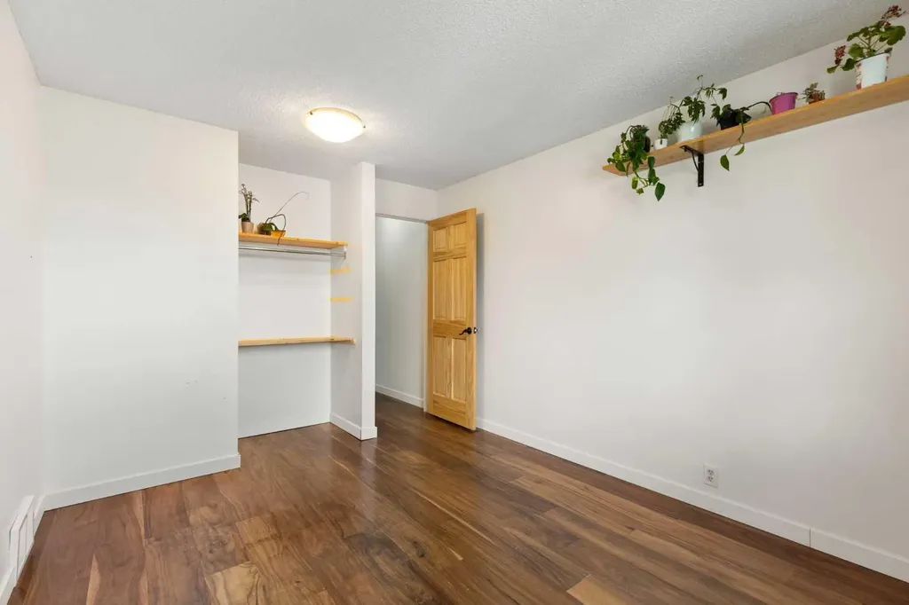 84 Abingdon Crescent NE Calgary AB T2A 6S3