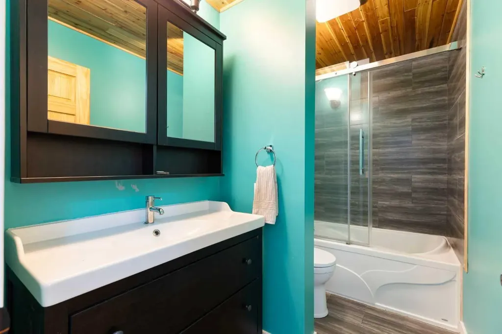 84 Abingdon Crescent NE Calgary AB T2A 6S3