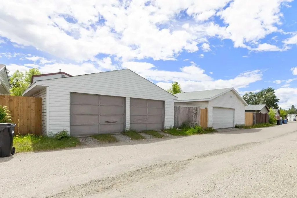 84 Abingdon Crescent NE Calgary AB T2A 6S3