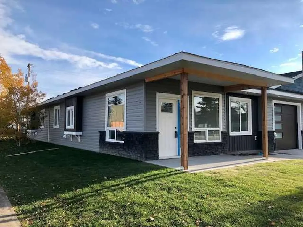 4738 49a Avenue Lacombe AB T4L 1N4