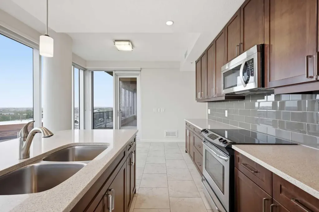 211 13 Avenue SE Calgary AB T2G 1E1