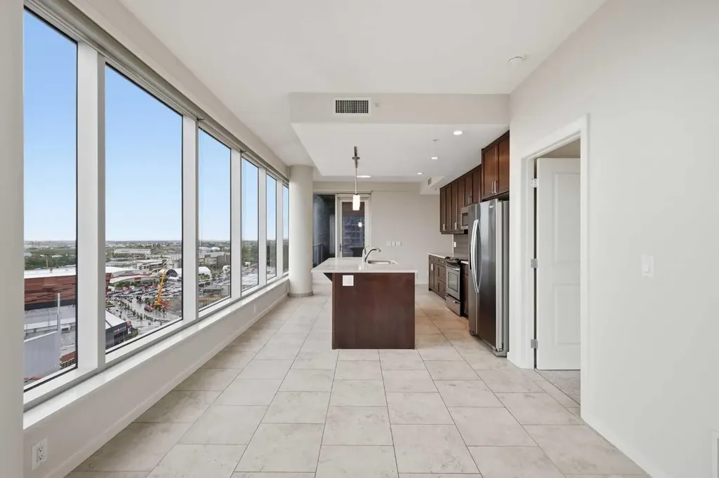 211 13 Avenue SE Calgary AB T2G 1E1