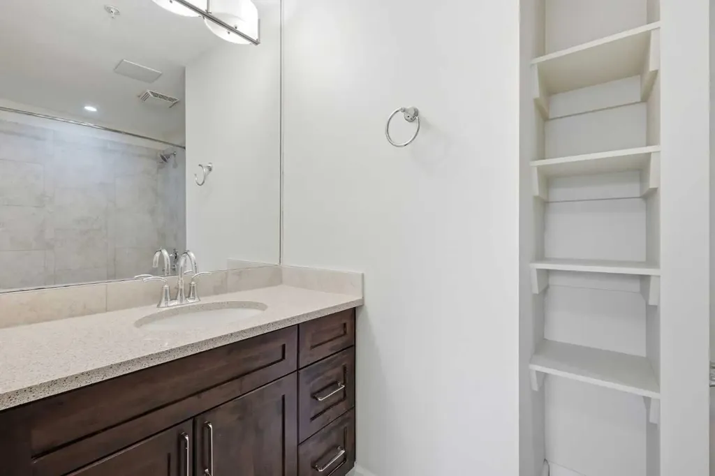211 13 Avenue SE Calgary AB T2G 1E1