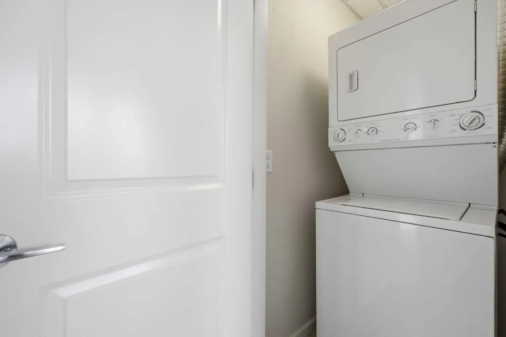 211 13 Avenue SE Calgary AB T2G 1E1