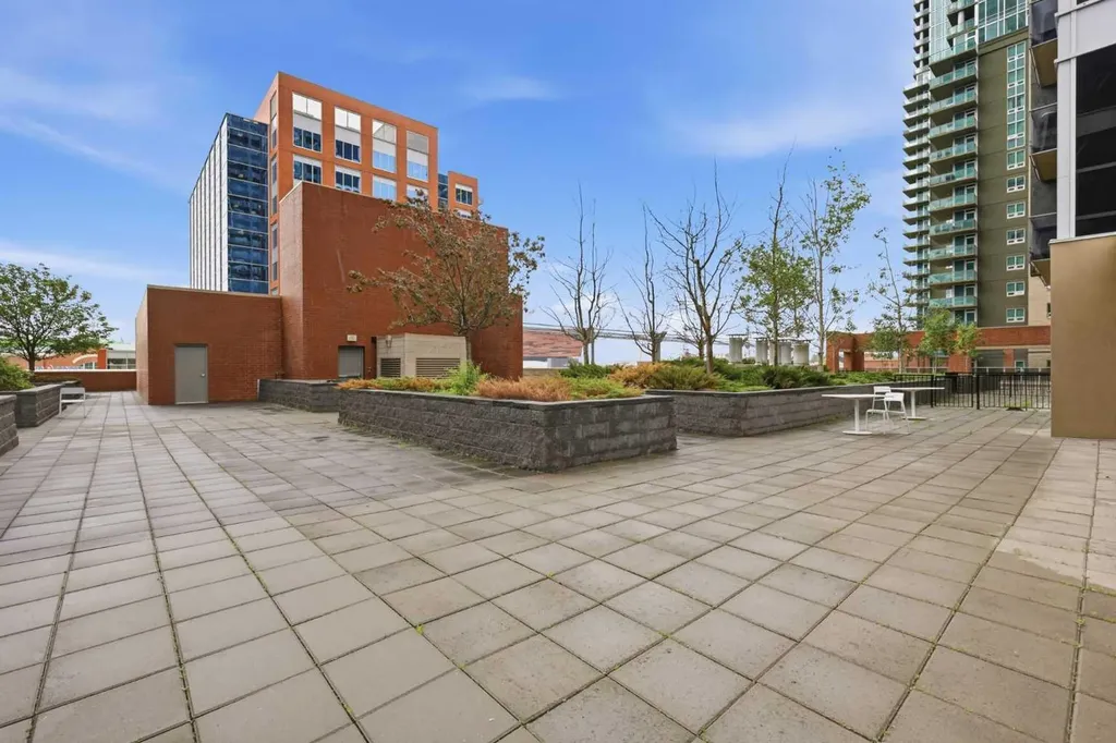 211 13 Avenue SE Calgary AB T2G 1E1