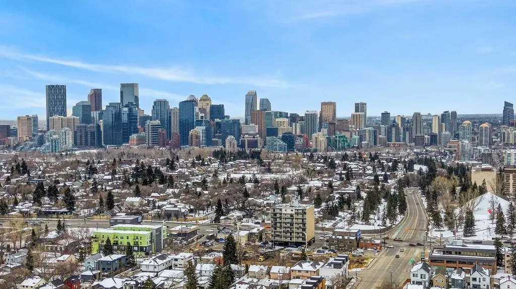 1107 19 Avenue NW Calgary AB T2M 1A1