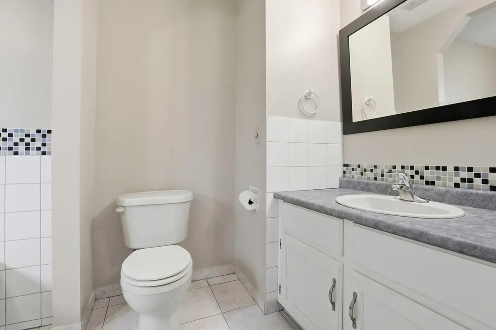 471 Berkley Crescent NW Calgary AB T3K 1A9