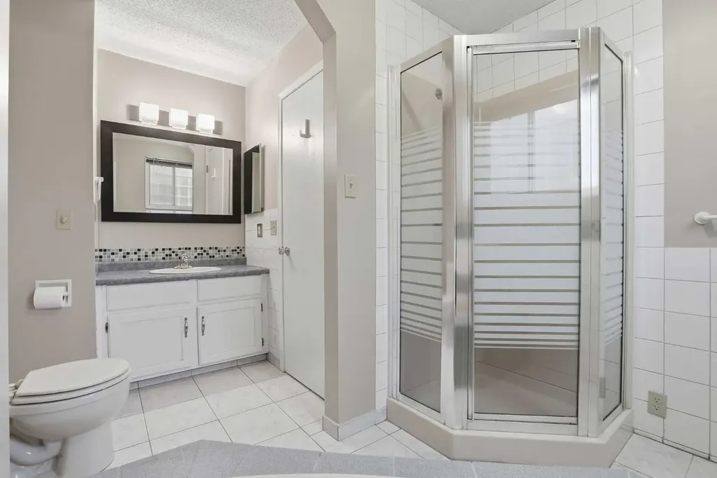 471 Berkley Crescent NW Calgary AB T3K 1A9