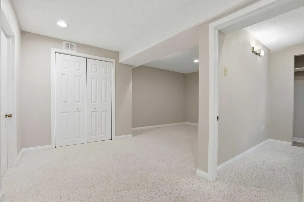 471 Berkley Crescent NW Calgary AB T3K 1A9