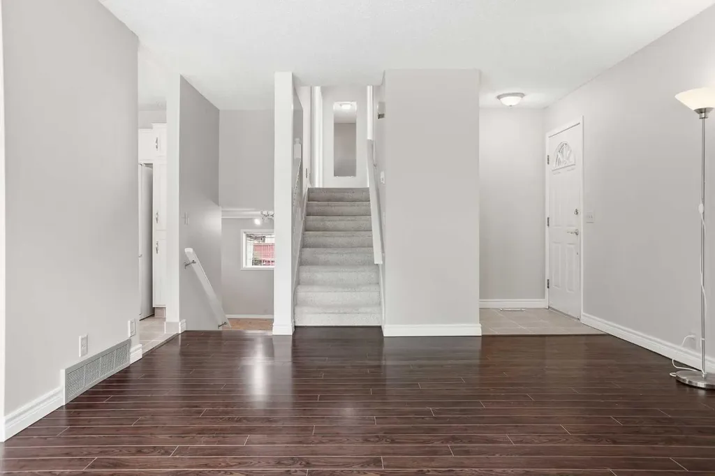 471 Berkley Crescent NW Calgary AB T3K 1A9