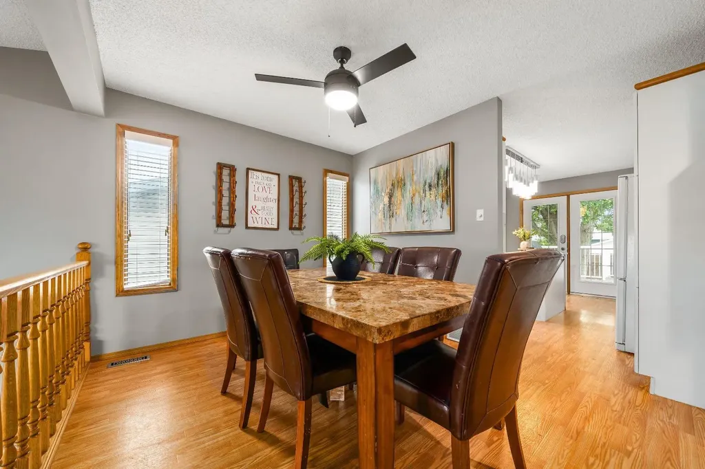806 7 Street SE Redcliff AB T0J 2P0