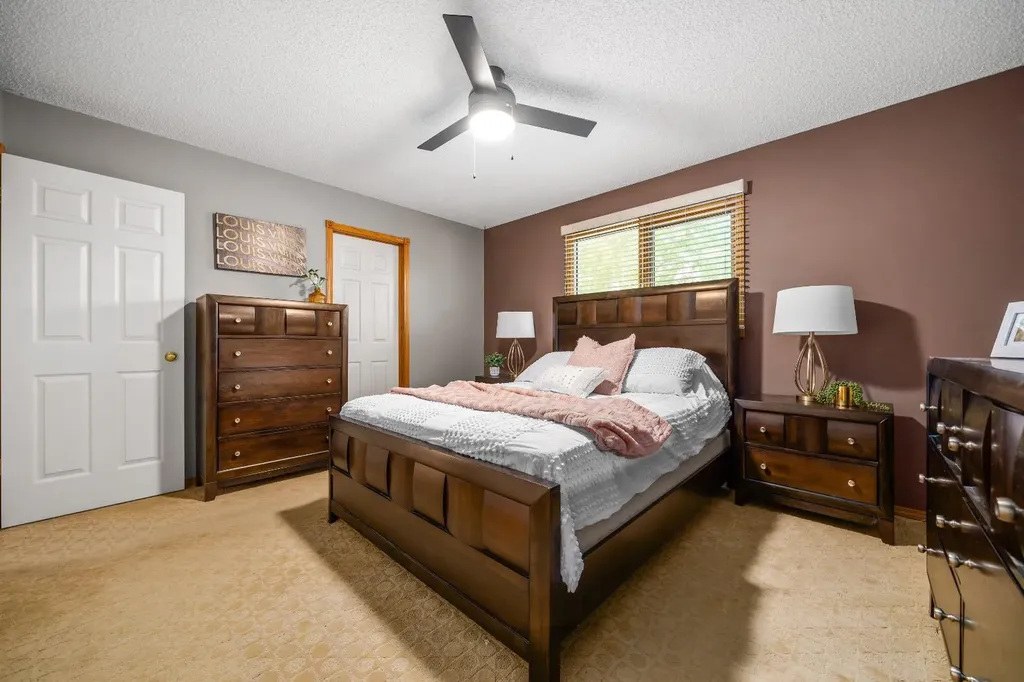 806 7 Street SE Redcliff AB T0J 2P0