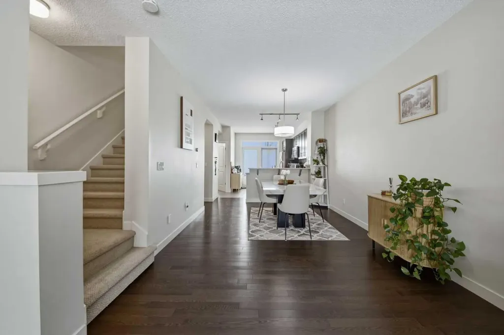 214 Nolanfield Villas NW Calgary AB T3R 0T9