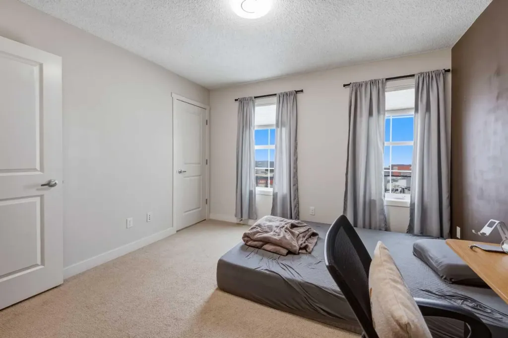 214 Nolanfield Villas NW Calgary AB T3R 0T9