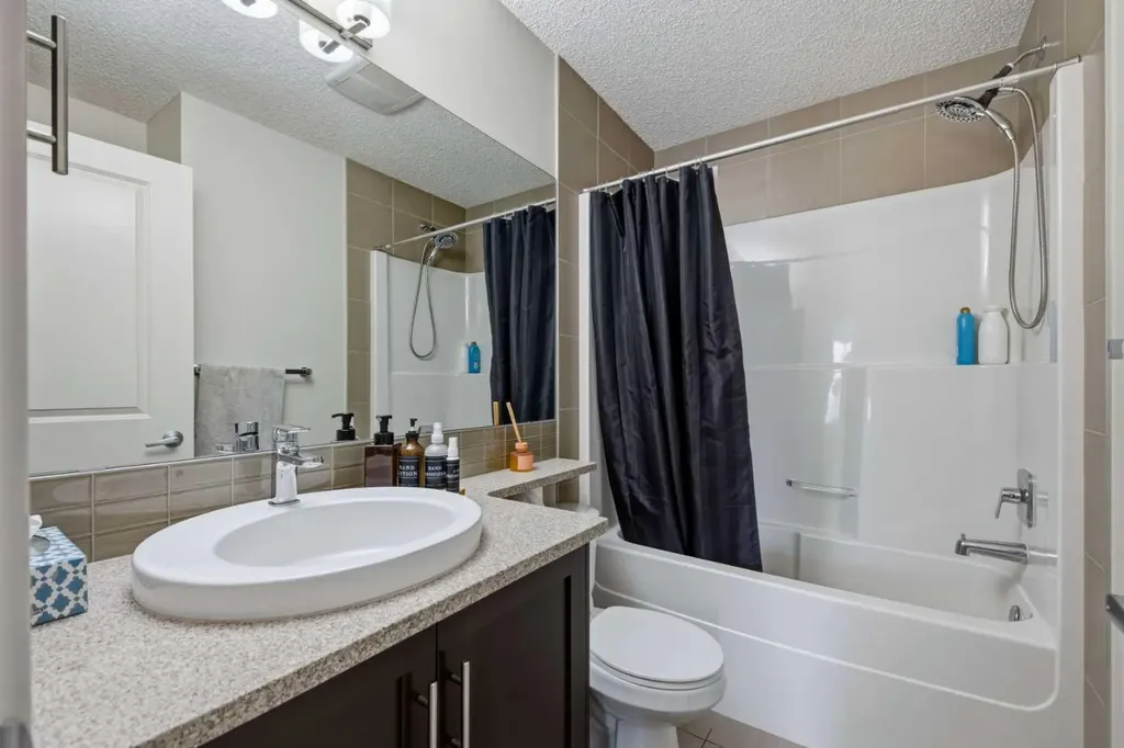 214 Nolanfield Villas NW Calgary AB T3R 0T9