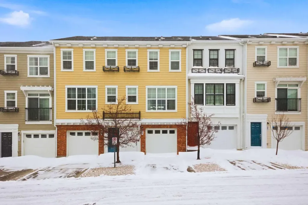 214 Nolanfield Villas NW Calgary AB T3R 0T9