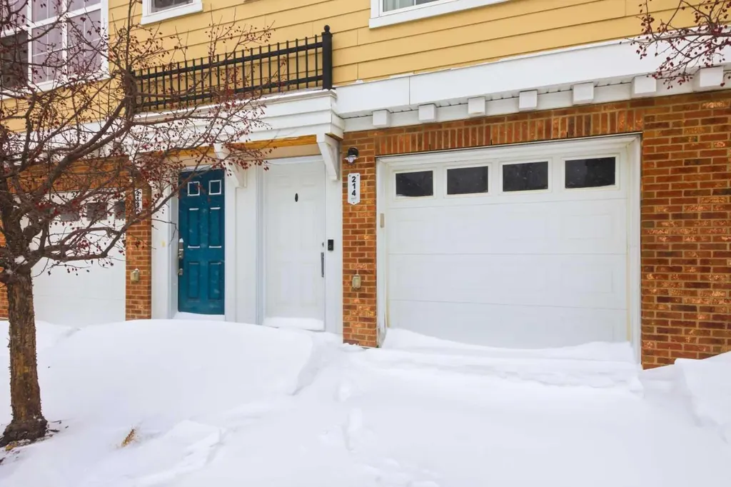 214 Nolanfield Villas NW Calgary AB T3R 0T9