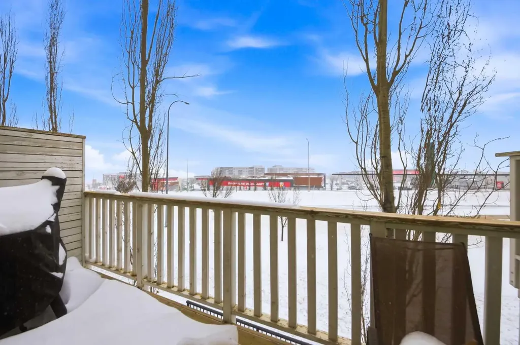 214 Nolanfield Villas NW Calgary AB T3R 0T9
