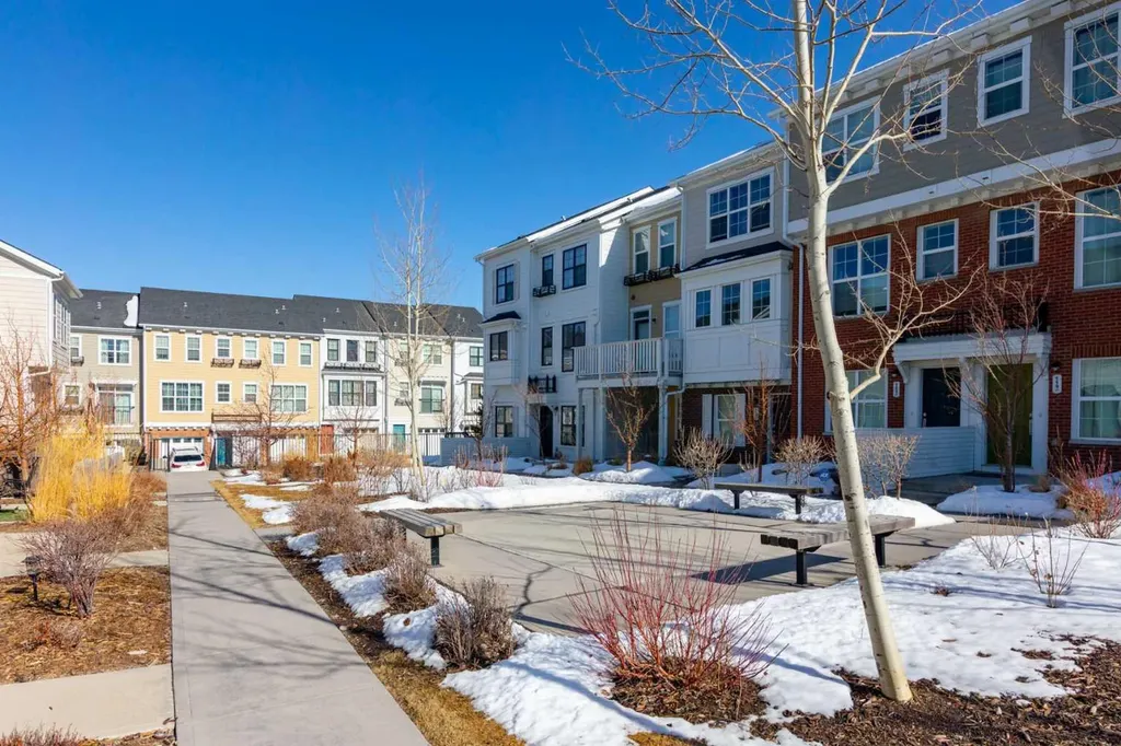 214 Nolanfield Villas NW Calgary AB T3R 0T9