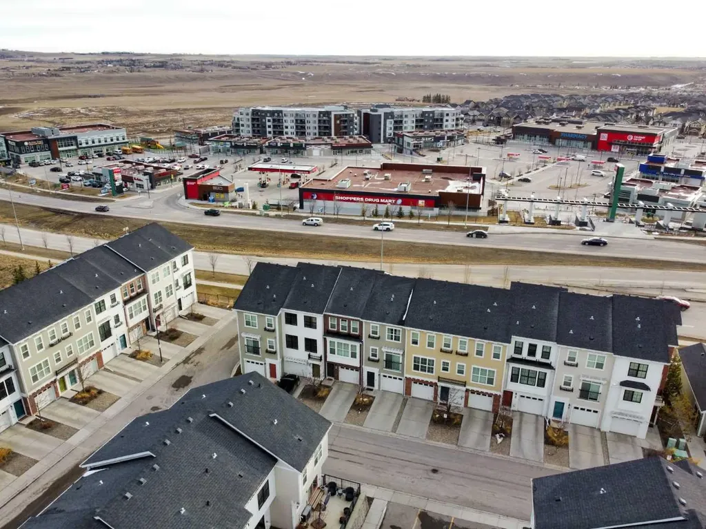214 Nolanfield Villas NW Calgary AB T3R 0T9