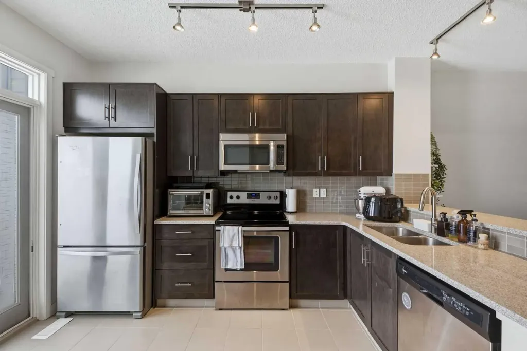 214 Nolanfield Villas NW Calgary AB T3R 0T9