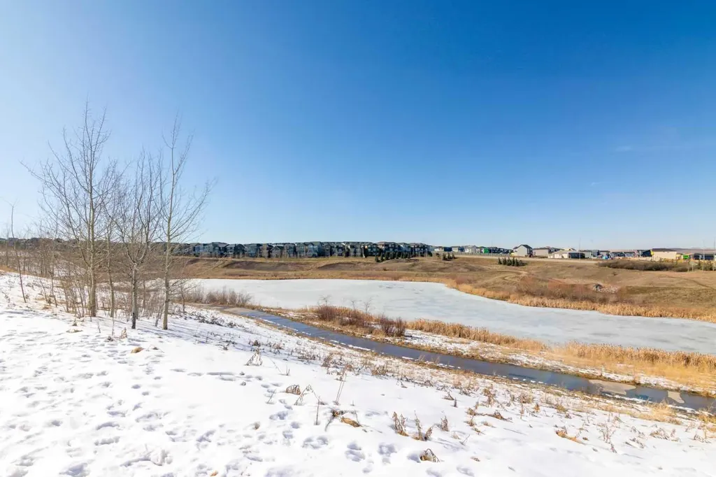 214 Nolanfield Villas NW Calgary AB T3R 0T9