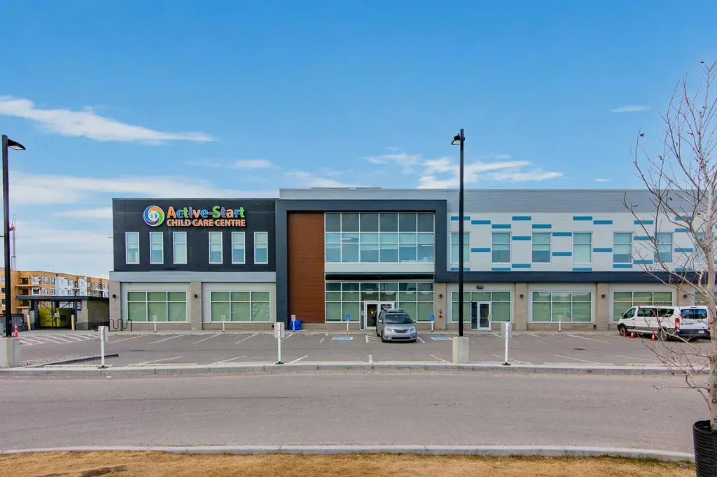 214 Nolanfield Villas NW Calgary AB T3R 0T9