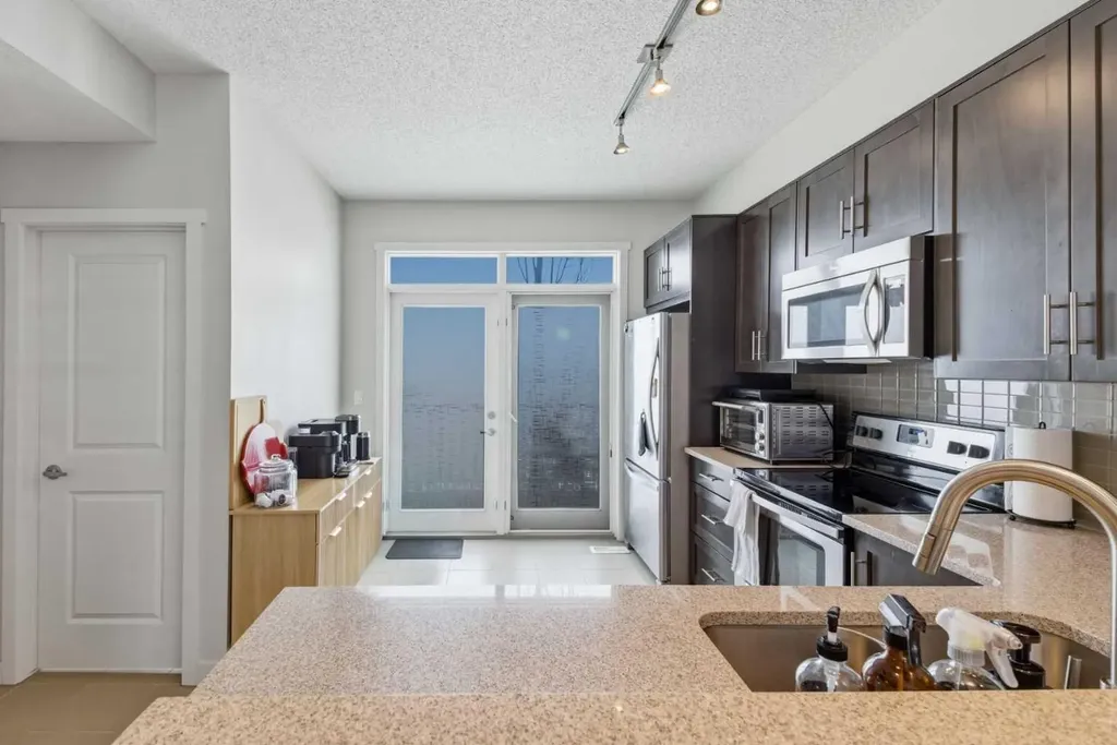 214 Nolanfield Villas NW Calgary AB T3R 0T9