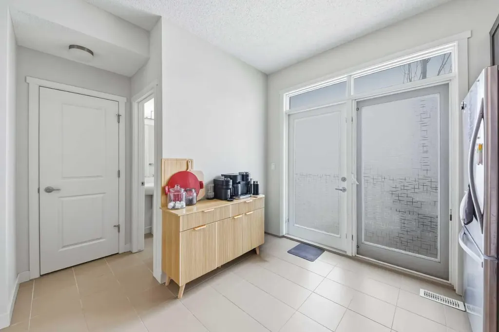 214 Nolanfield Villas NW Calgary AB T3R 0T9
