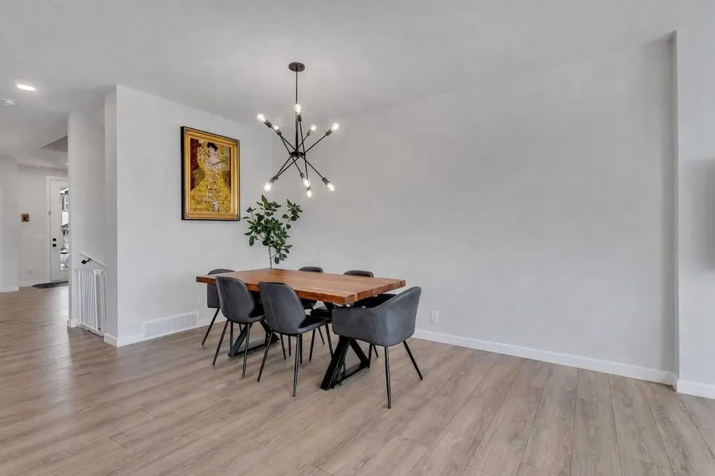 34 Belvedere Green SE Calgary AB T2A 7M5