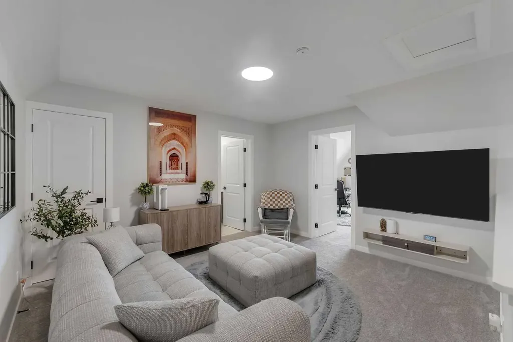 34 Belvedere Green SE Calgary AB T2A 7M5