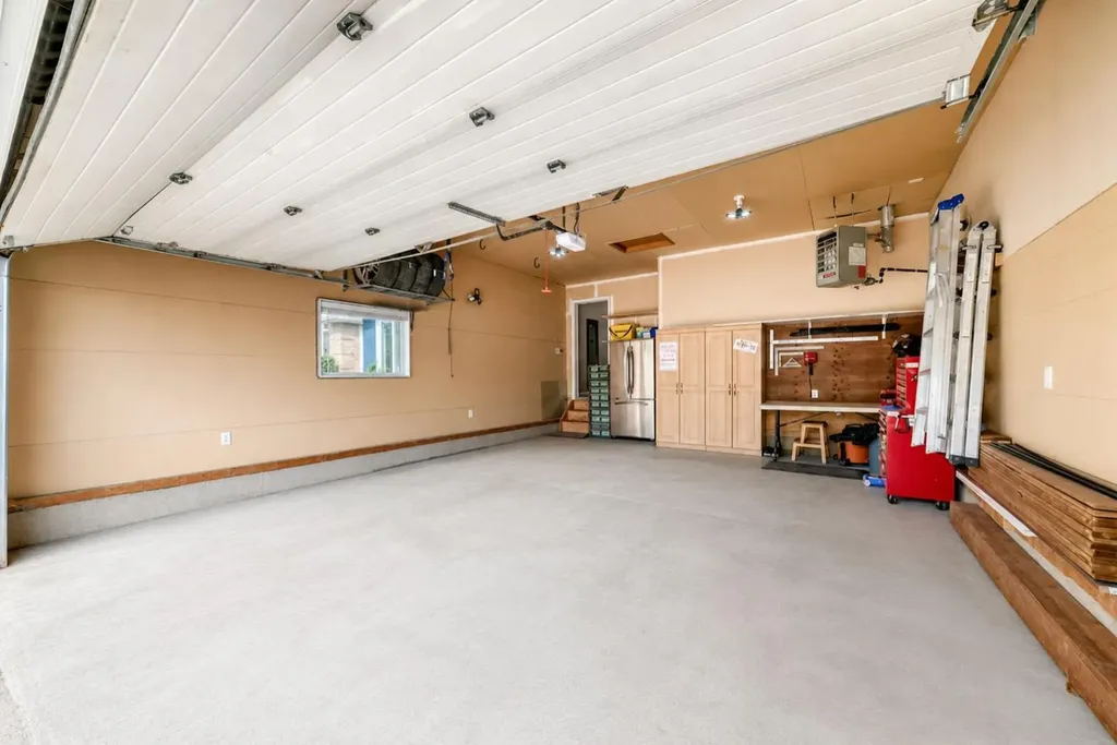 260 Westchester Way Chestermere AB T1X 1E2