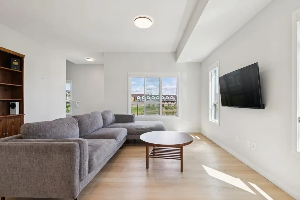 20295 Seton Way SE Calgary AB T3M 3X3