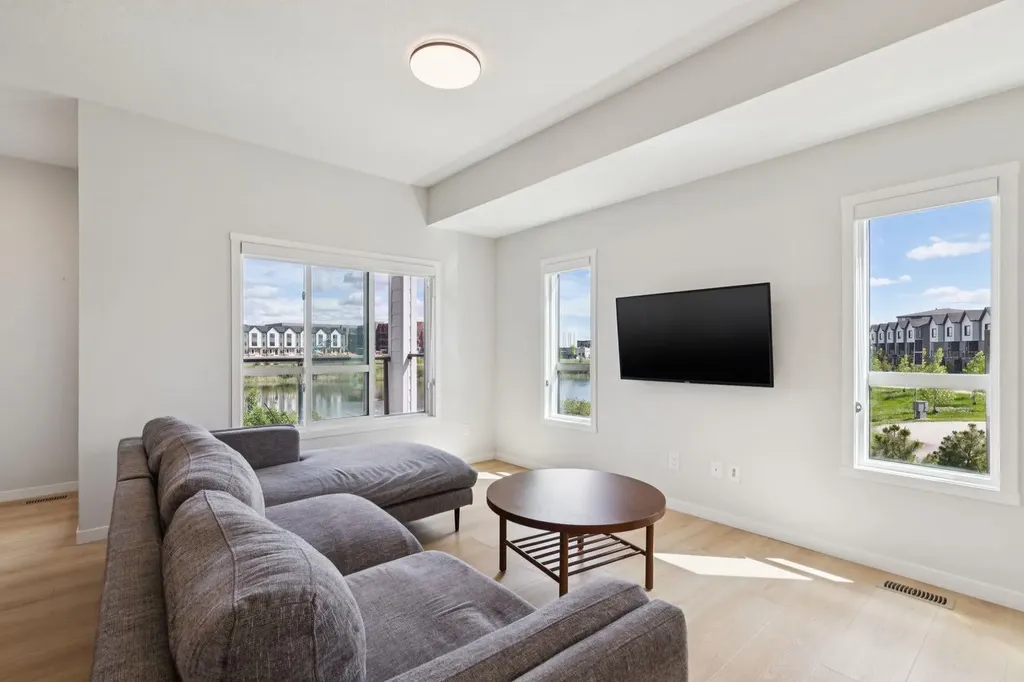 20295 Seton Way SE Calgary AB T3M 3X3