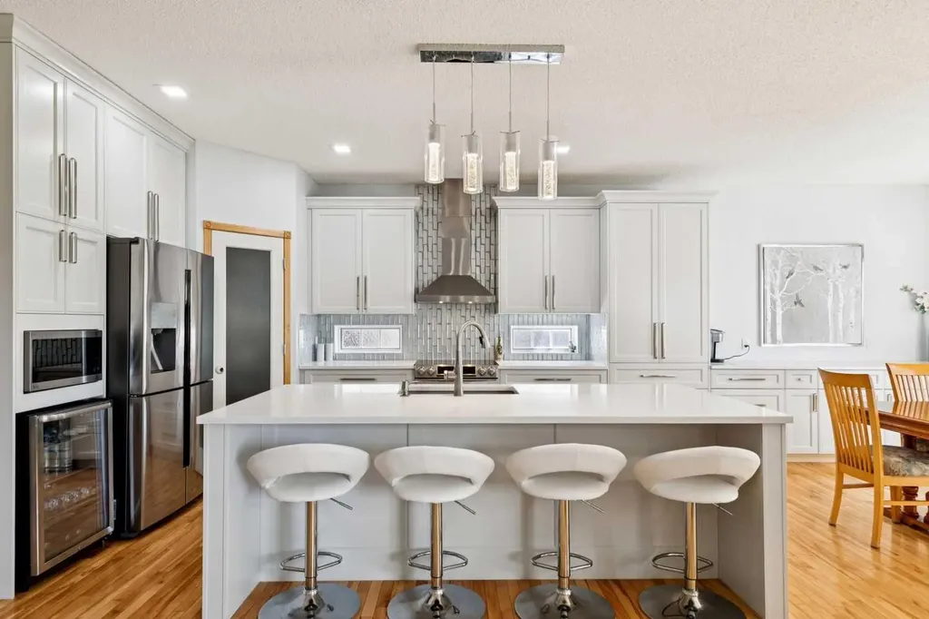 202 Crystal Green Place Okotoks AB T1S 2N4