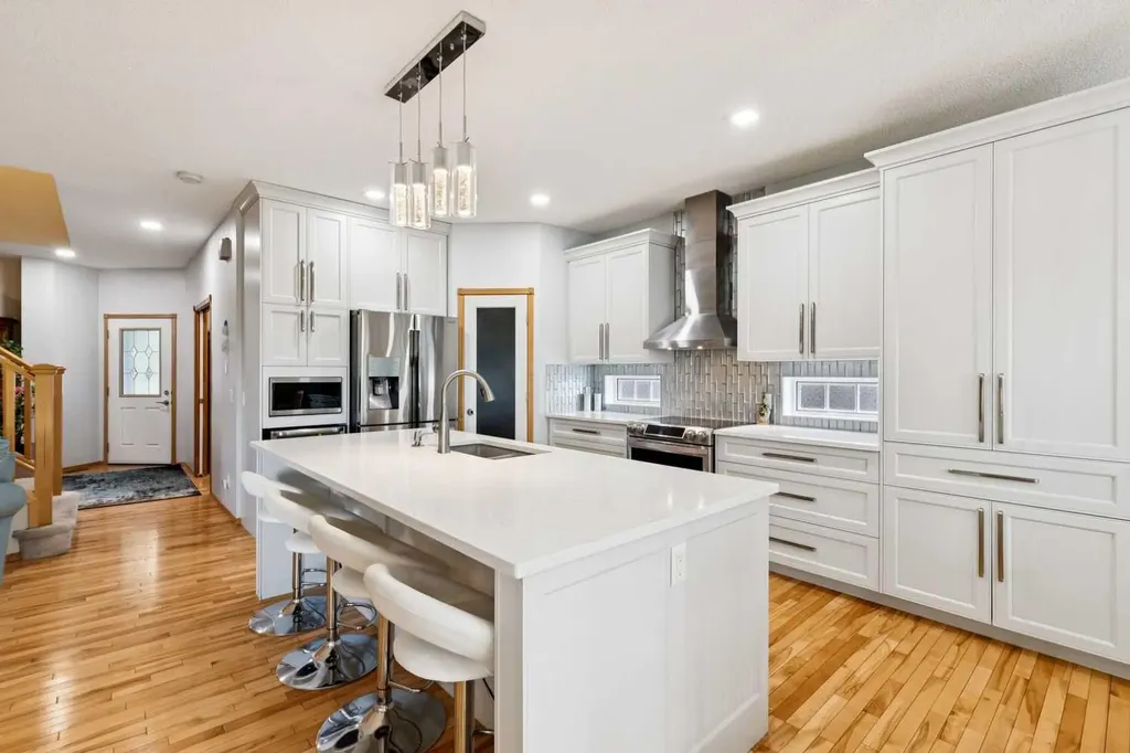 202 Crystal Green Place Okotoks AB T1S 2N4