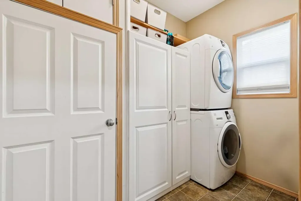 202 Crystal Green Place Okotoks AB T1S 2N4
