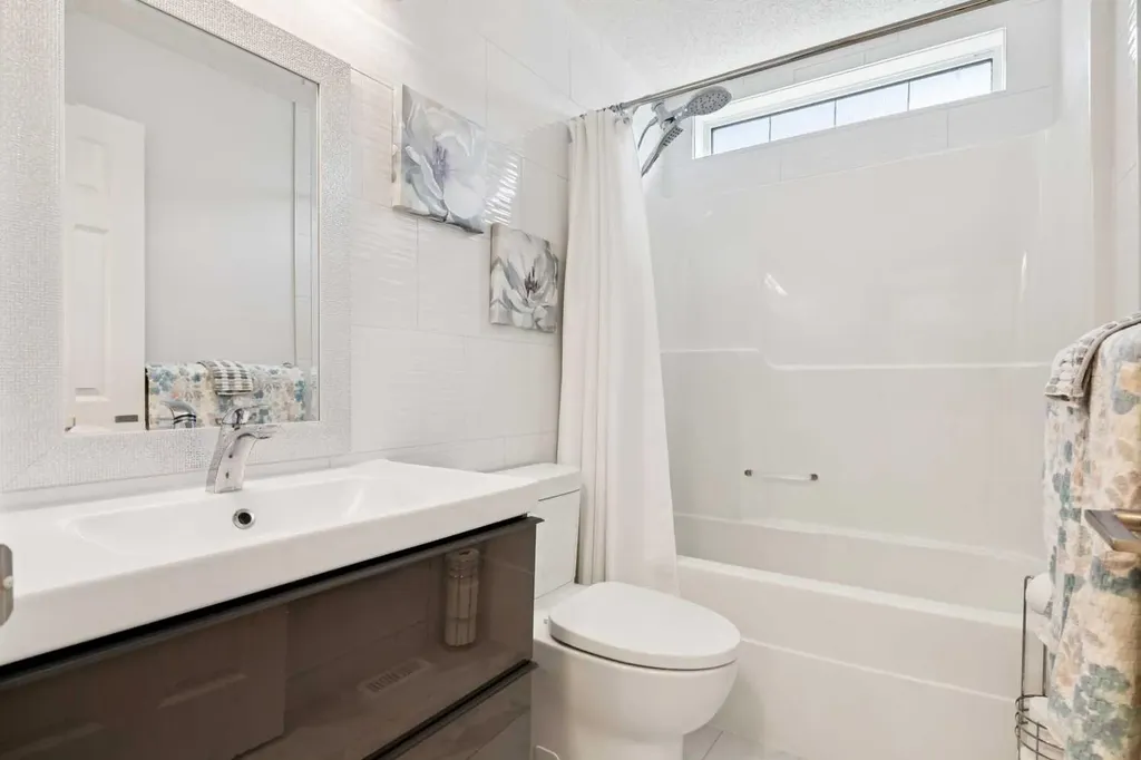 202 Crystal Green Place Okotoks AB T1S 2N4
