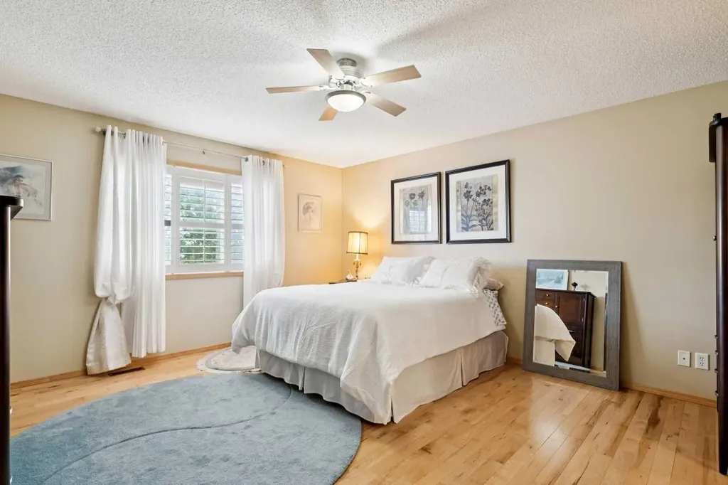 202 Crystal Green Place Okotoks AB T1S 2N4