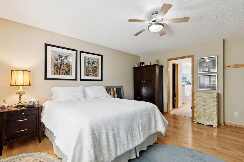 202 Crystal Green Place Okotoks AB T1S 2N4